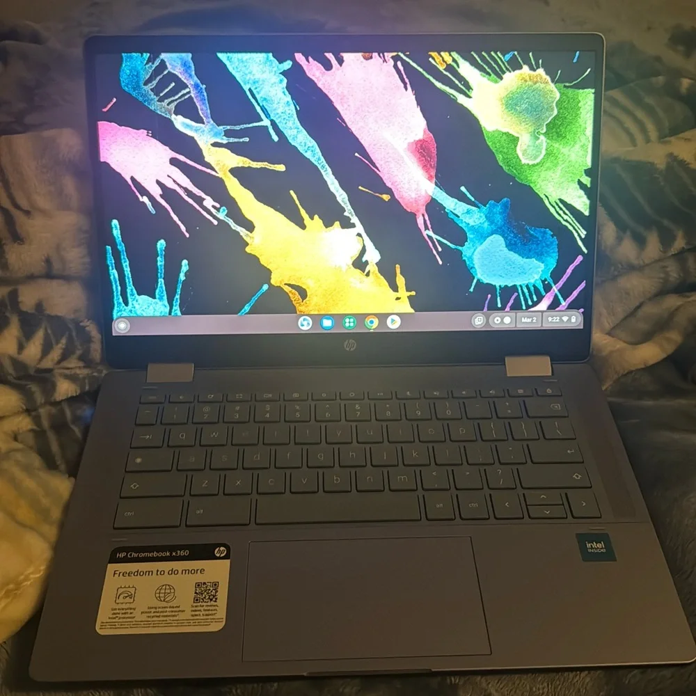 HP Chromebook - light blue